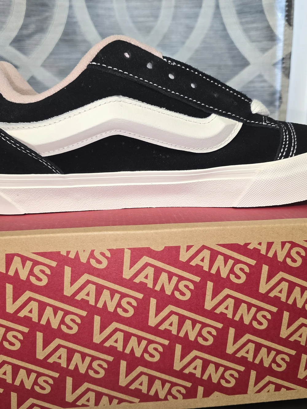 Vans Men’s Black & Pink Old Skool Skate Shoes